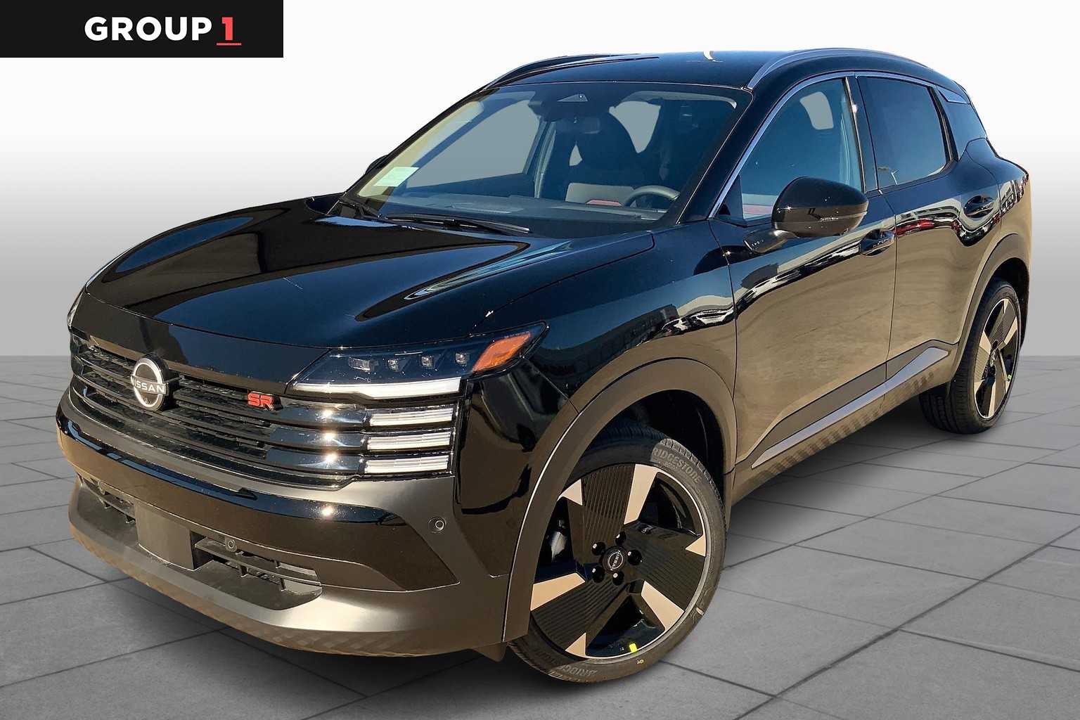 2025 Nissan Kicks SR AWD's photo