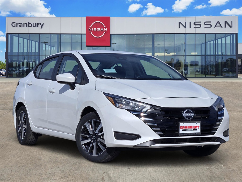 2025 Nissan Versa SV's photo