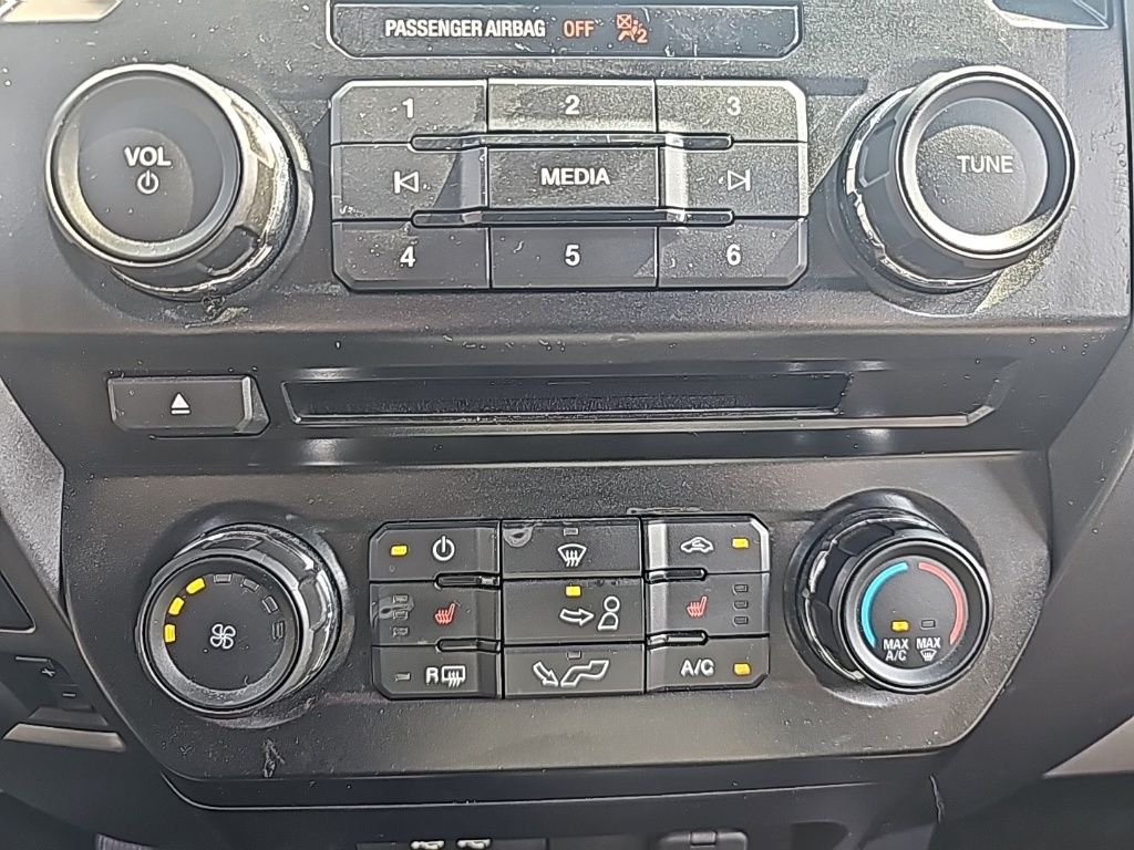 2016 Ford F-150 XLT photo 25