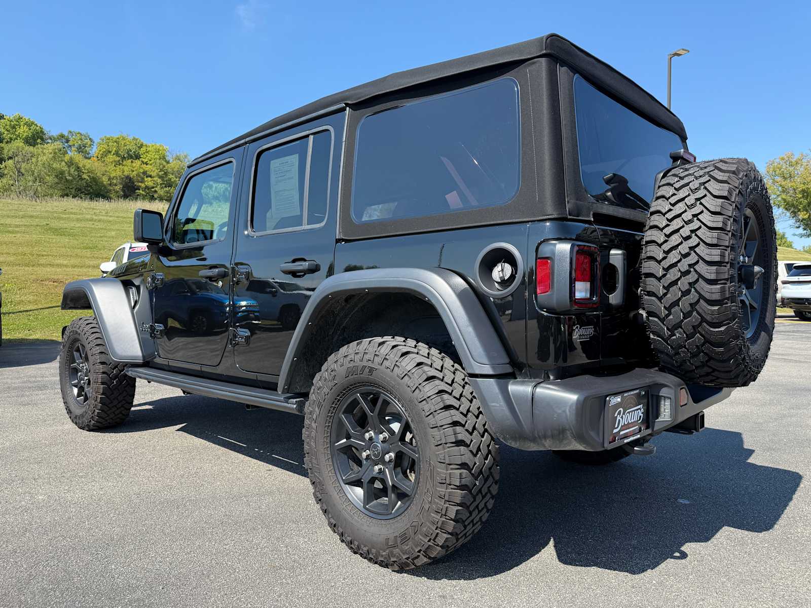 2024 Jeep Wrangler Willys photo 8