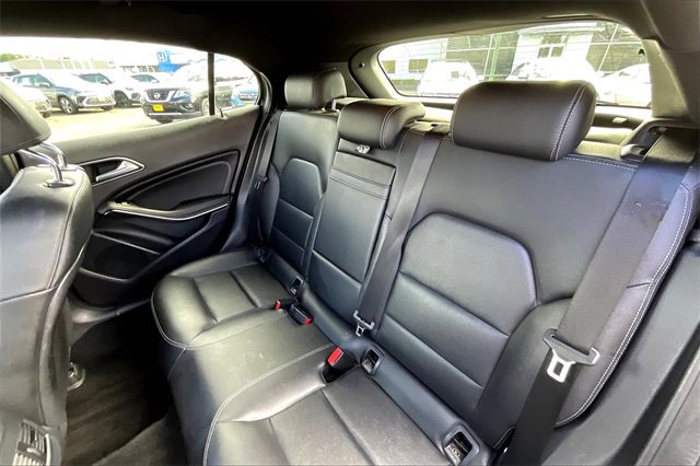 2016 Mercedes Benz GLA 250 photo 18