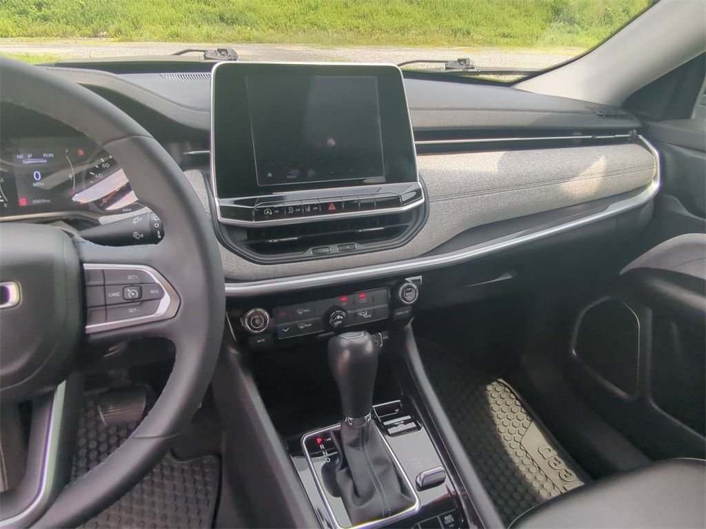 2022 Jeep Compass Latitude photo 19