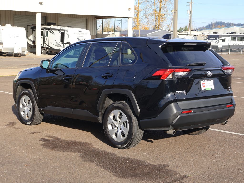 2023 Toyota RAV4 LE photo 4