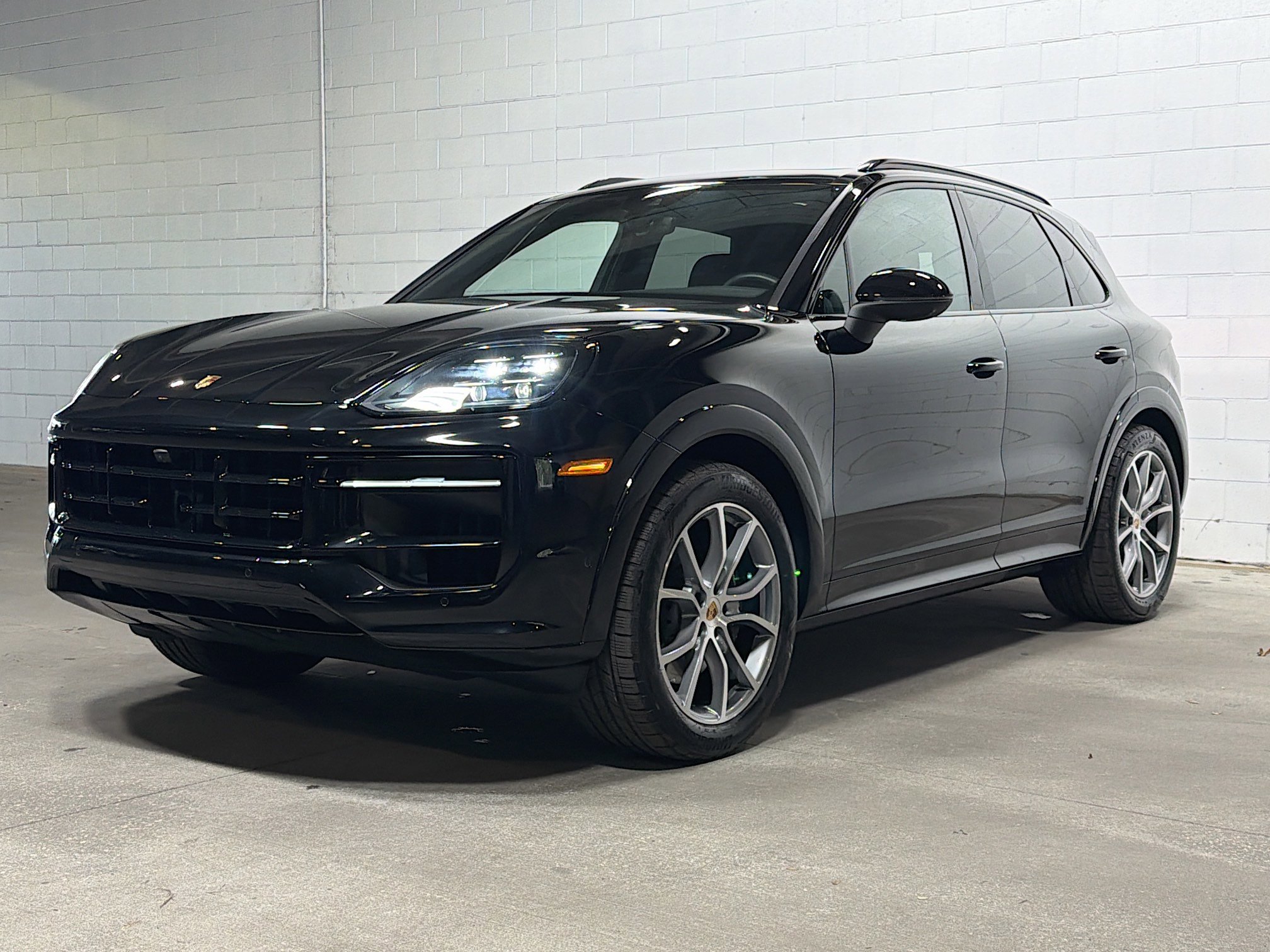 2025 Porsche Cayenne Base's photo