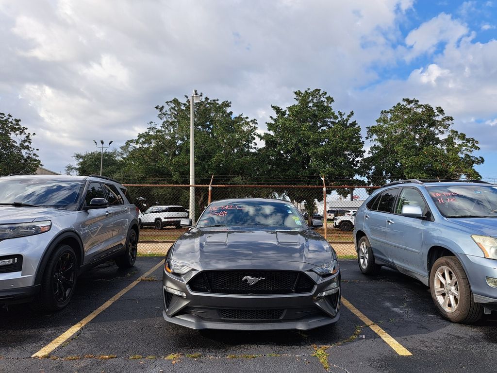 2018 Ford Mustang GT Premium photo 2