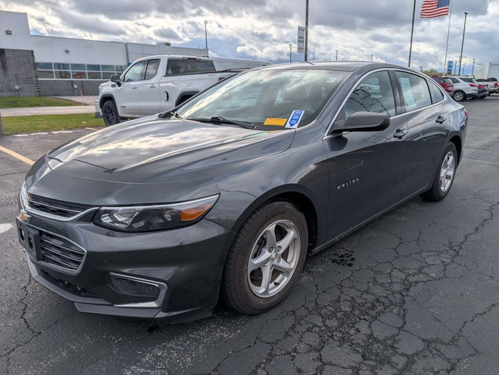 2017 Chevrolet Malibu LS photo 3
