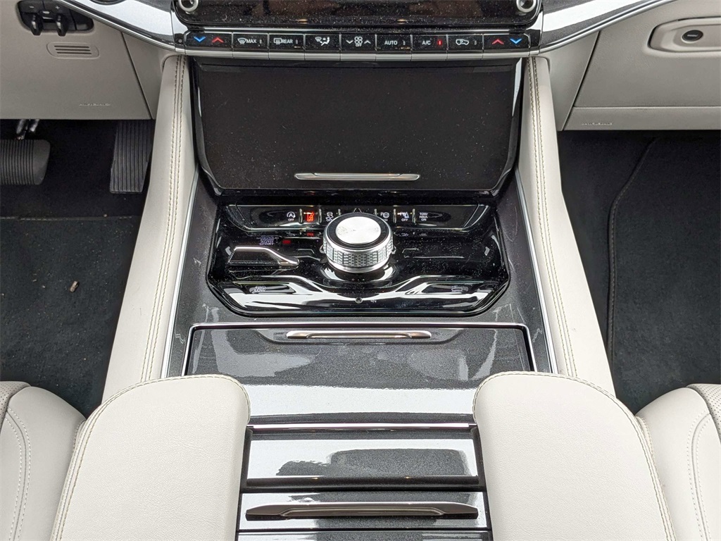 2024 Jeep Wagoneer Base photo 19
