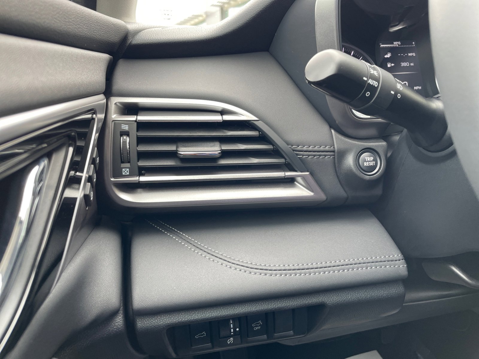 2025 Subaru Outback Touring XT photo 24