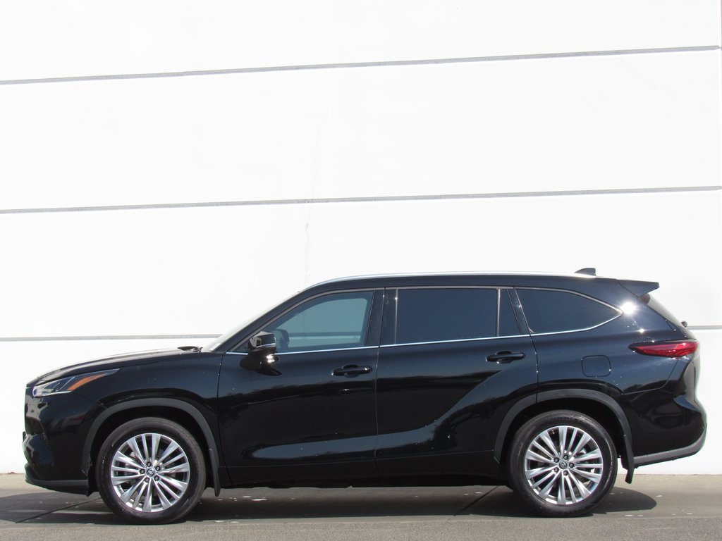 2023 Toyota Highlander Platinum photo 4