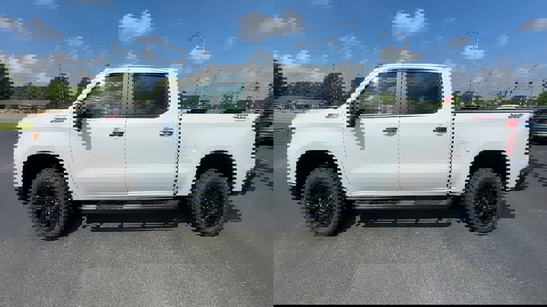 2025 Chevrolet Silverado 1500 Custom Trail Boss photo 4
