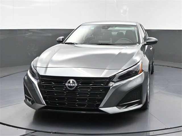 2025 Nissan Altima S photo 2