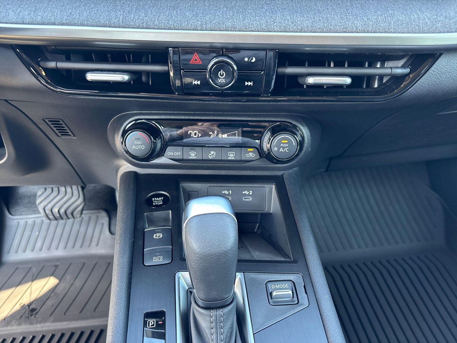 2026 Nissan Kicks SV photo 28