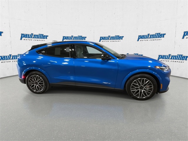 2025 Ford Mustang Mach-E Premium photo 13