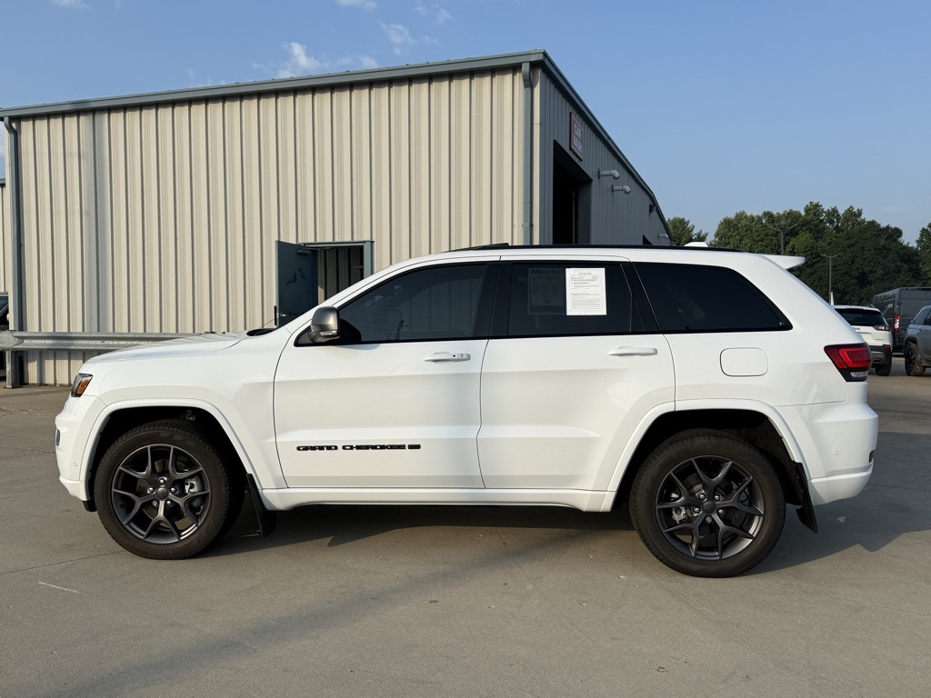 2021 Jeep Grand Cherokee Anniversary Edition photo 4