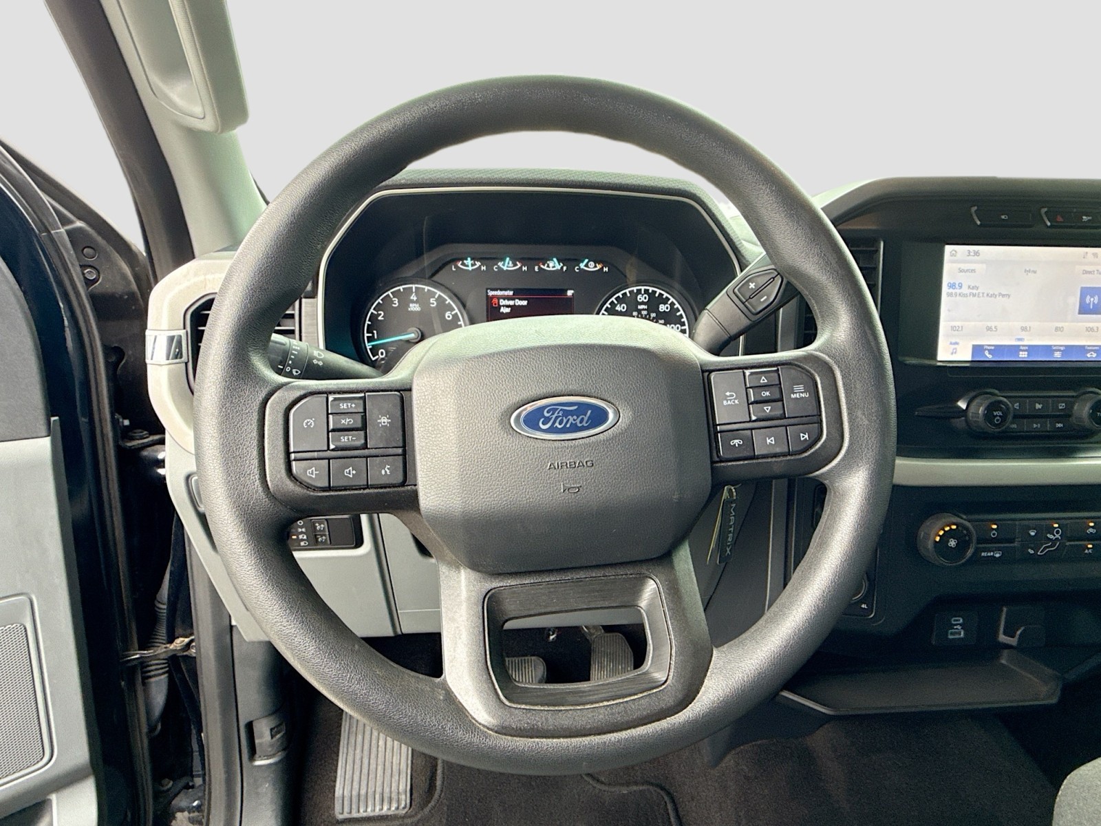 2023 Ford F-150 XLT photo 11