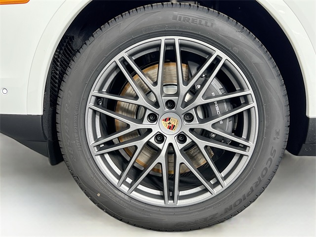 2025 Porsche Cayenne E-Hybrid Coupe photo 28