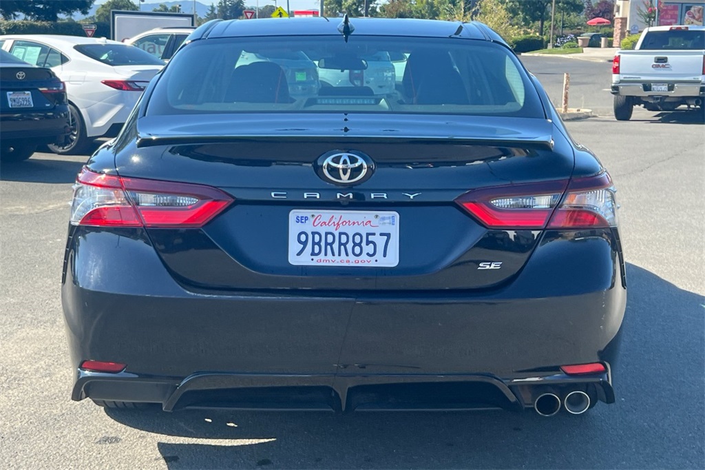 2022 Toyota Camry SE photo 10