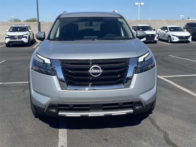 2025 Nissan Pathfinder SL photo 8