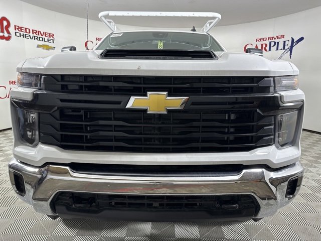 2025 Chevrolet Silverado 2500HD photo 2