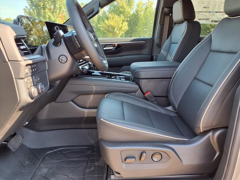 2025 Chevrolet Tahoe Premier photo 18