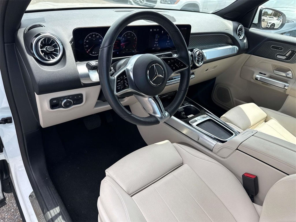 2025 Mercedes Benz GLB 250 photo 19
