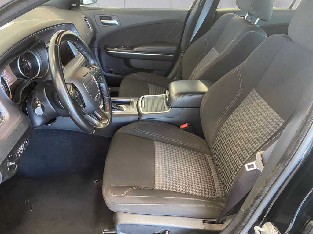 2023 Dodge Charger SXT photo 7