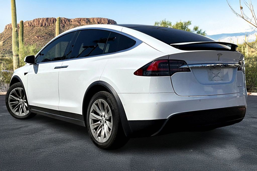 2020 Tesla Model X Long Range photo 12