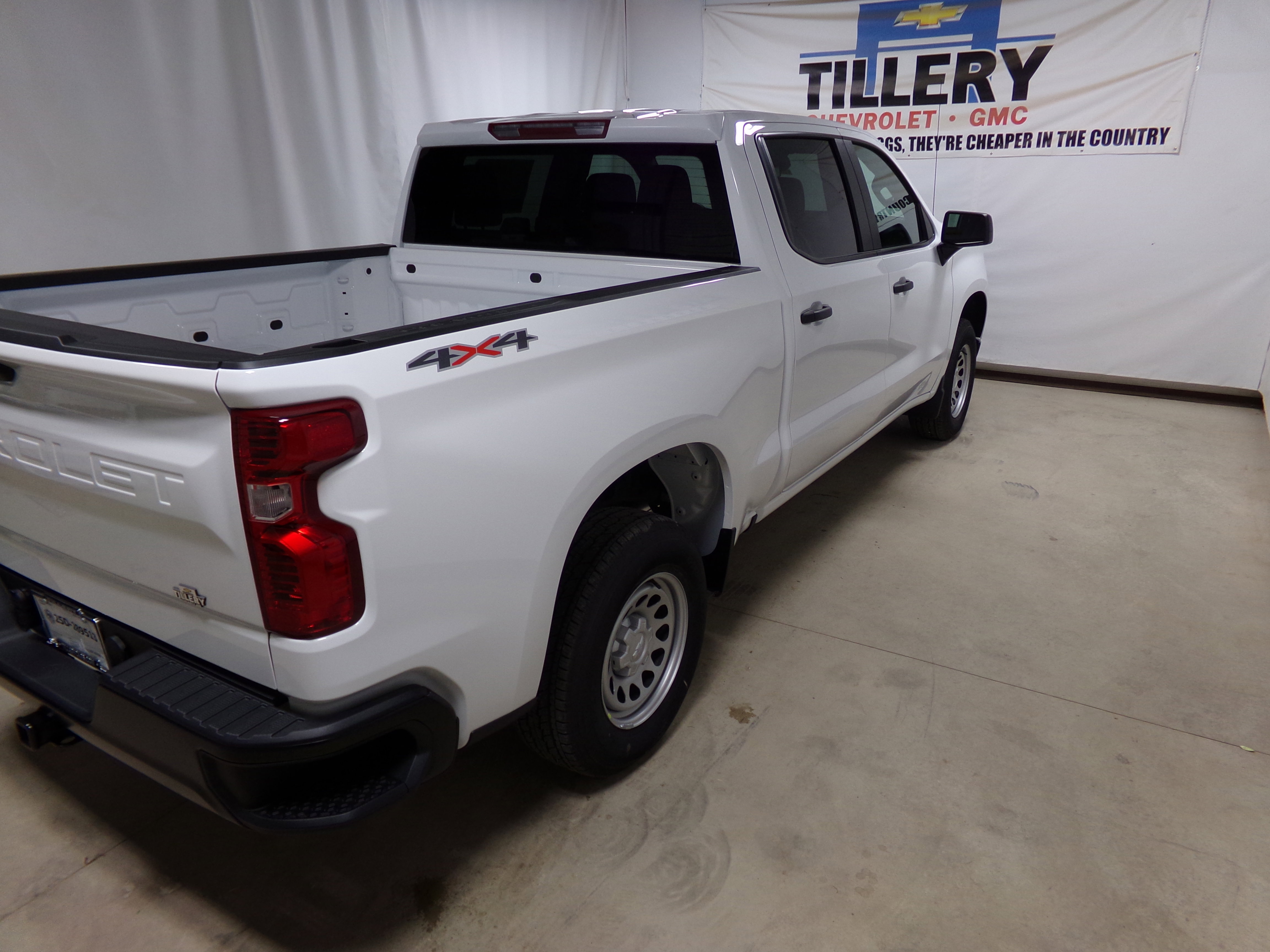 2026 Chevrolet Silverado 1500 photo 3
