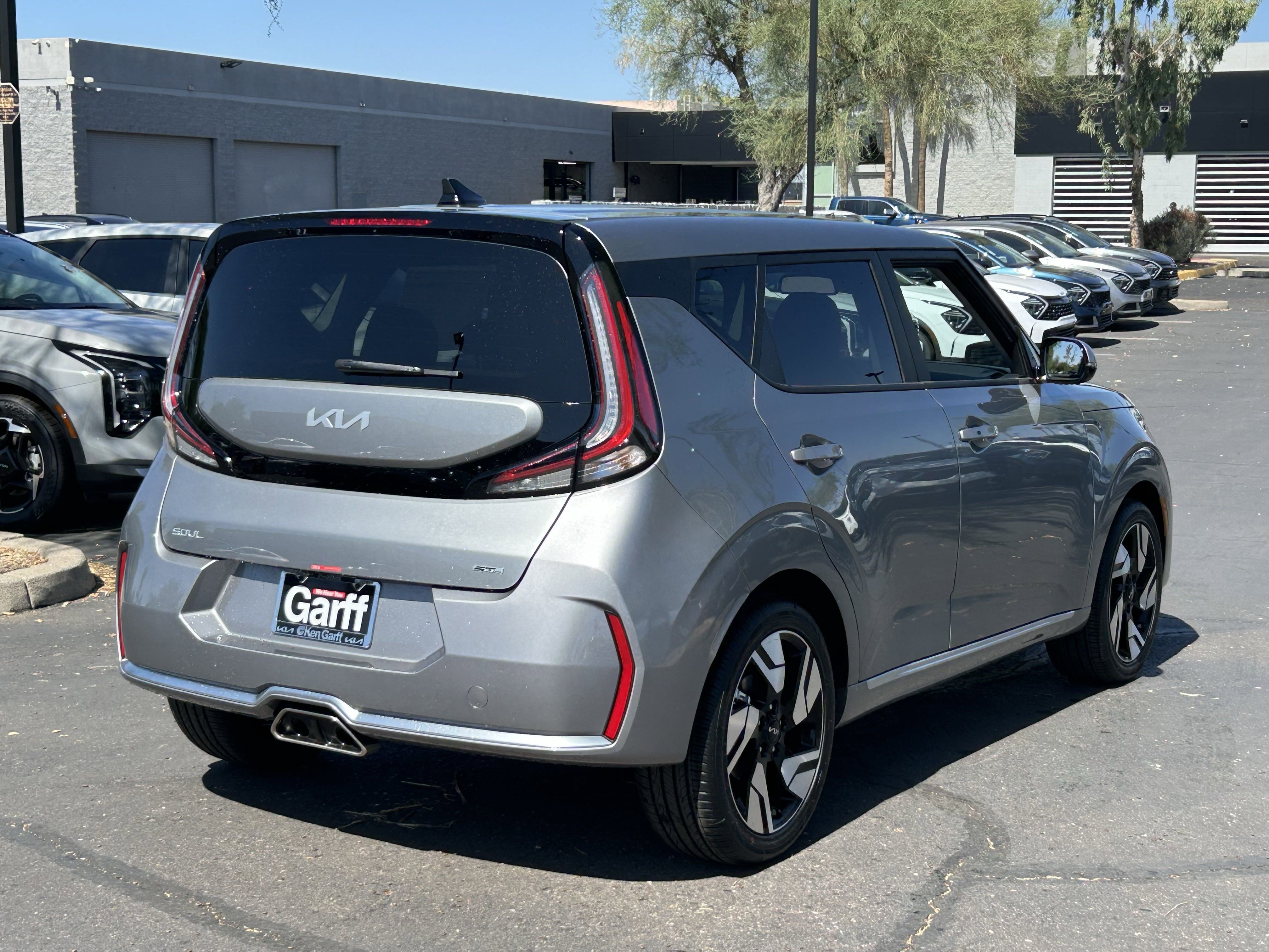 2025 Kia Soul GT-Line photo 2