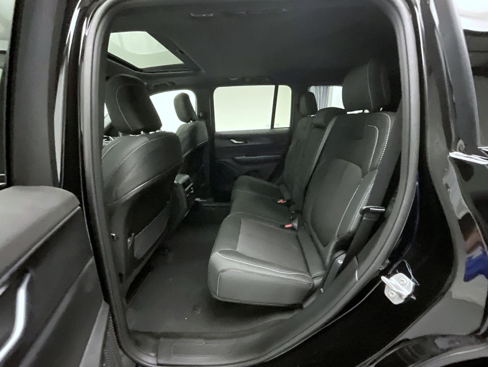 2025 Jeep Grand Cherokee Laredo X photo 11