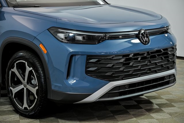 2025 Volkswagen Tiguan SE photo 3