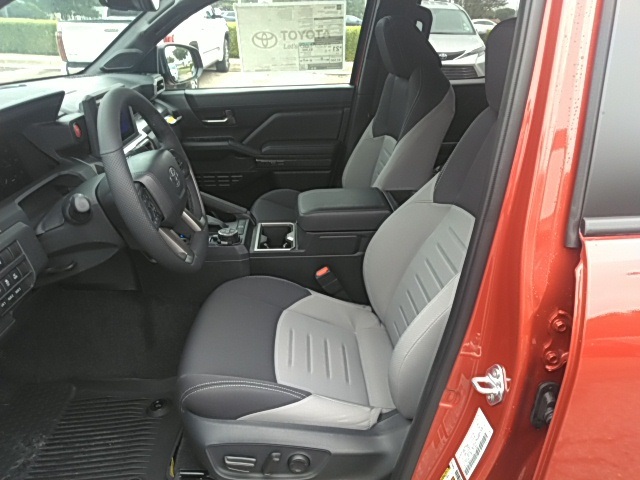 2025 Toyota Tacoma Off-Road TRD photo 10