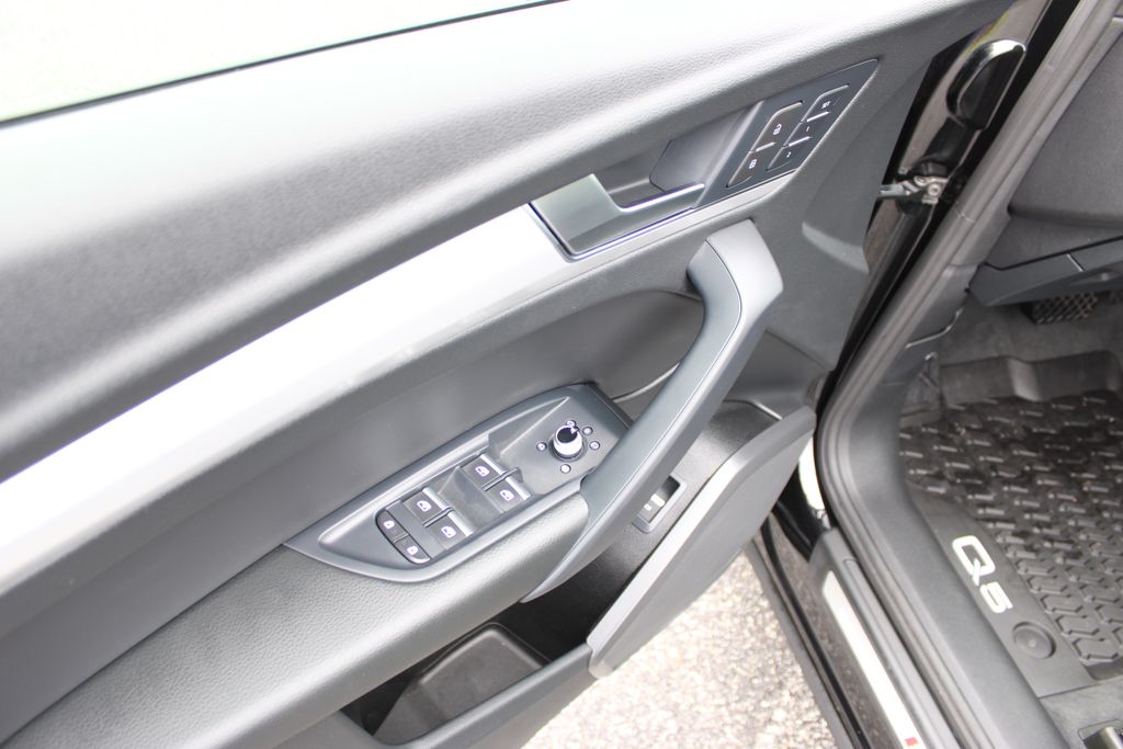 2024 Audi Q5 45 S line Premium photo 23