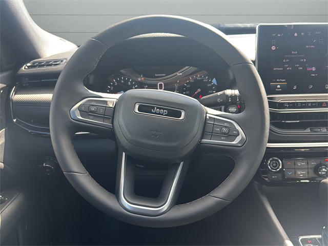 2025 Jeep Compass Latitude photo 11