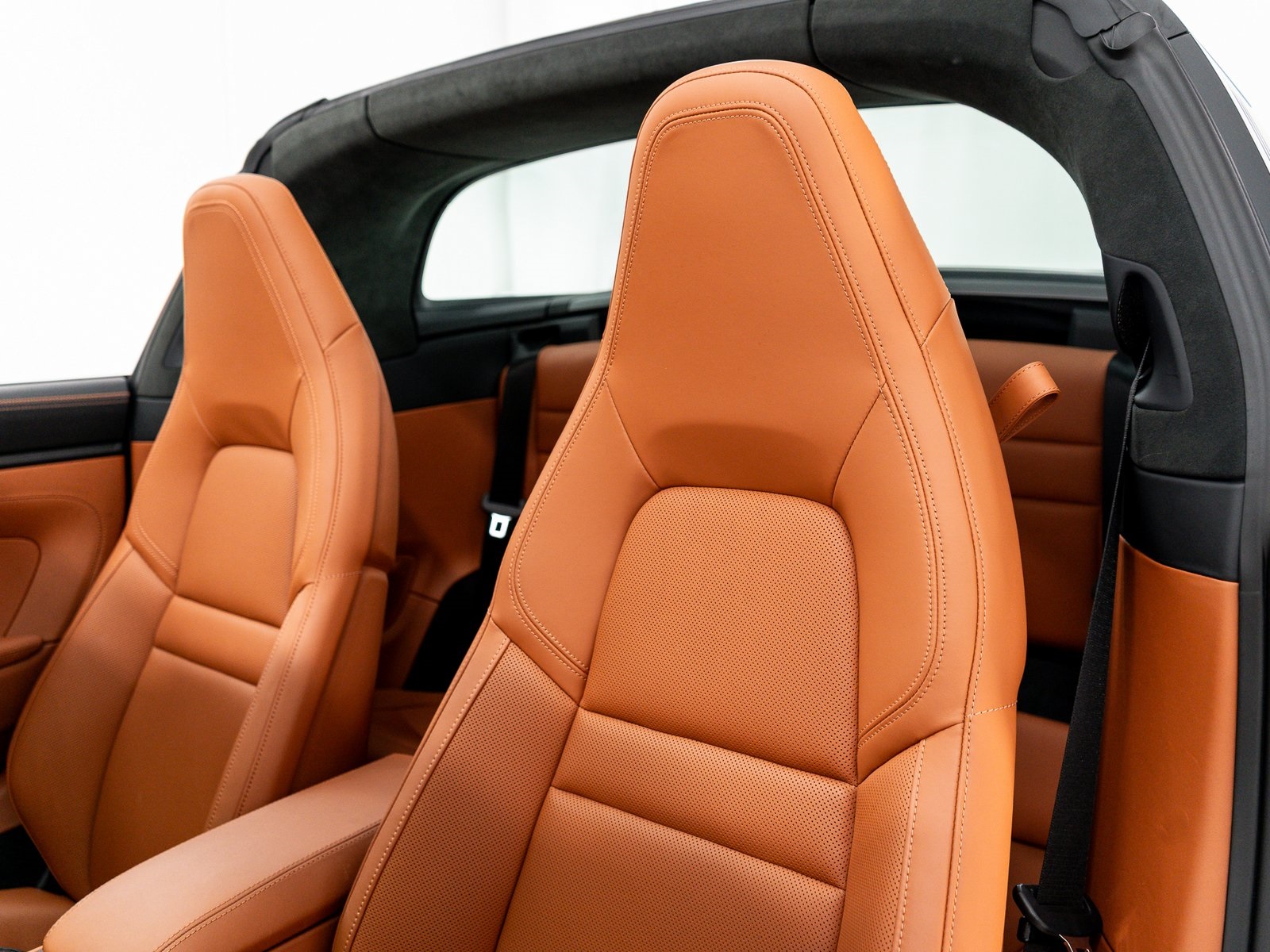 2025 Porsche 911 Targa 4 GTS photo 24