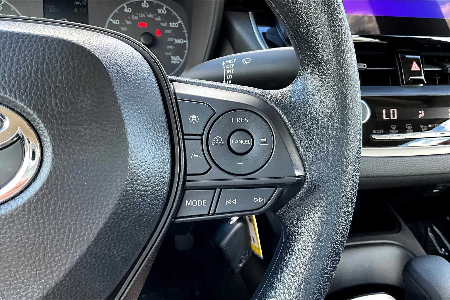2024 Toyota Corolla LE photo 23