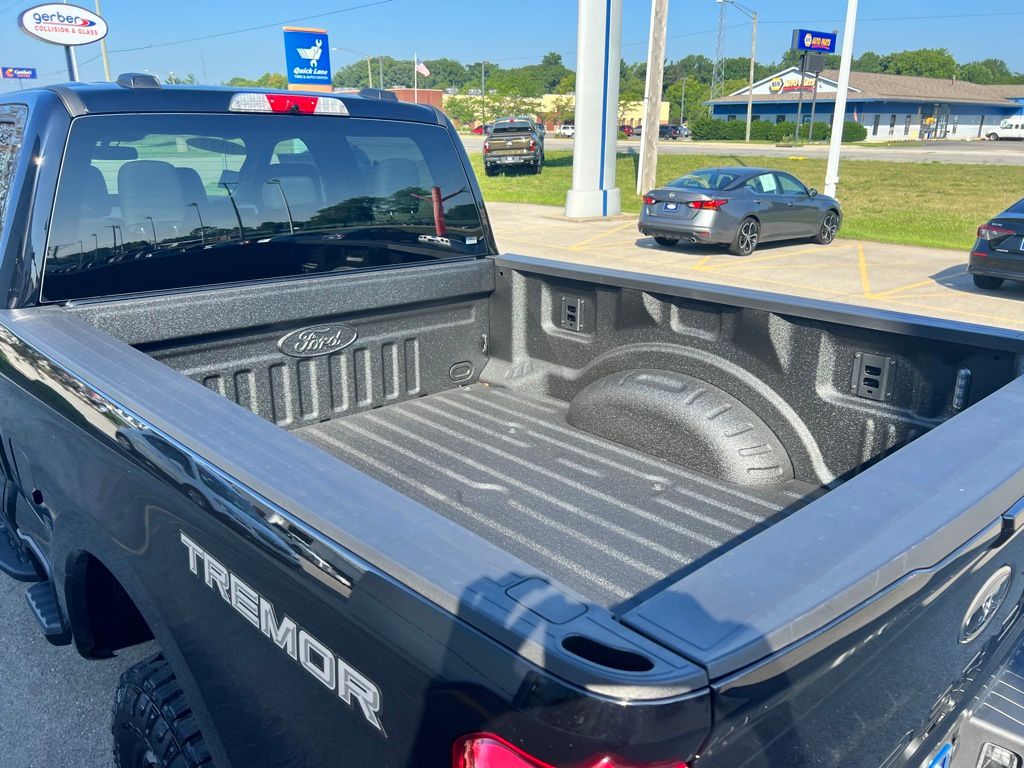 2025 Ford F-350 XLT photo 39