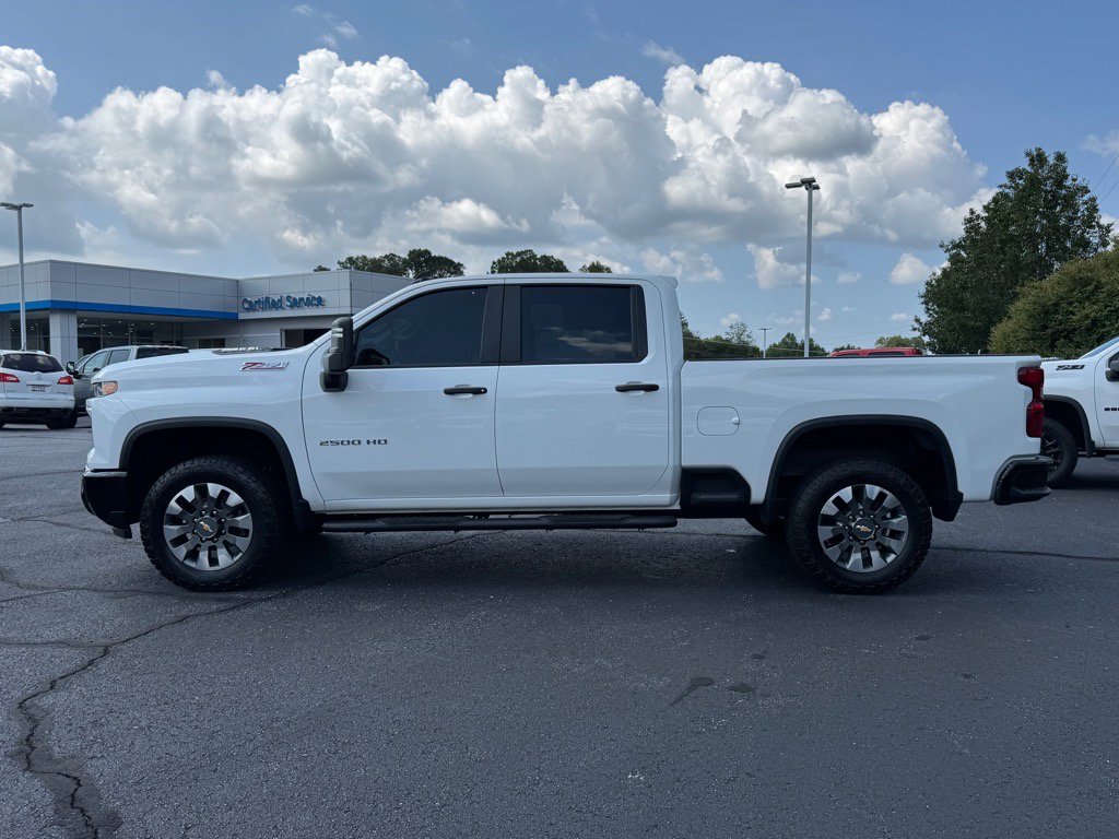 2024 Chevrolet Silverado 2500HD Custom photo 6