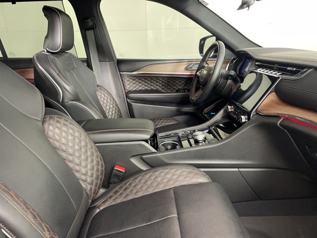 2023 Jeep Grand Cherokee Summit 4xe photo 10