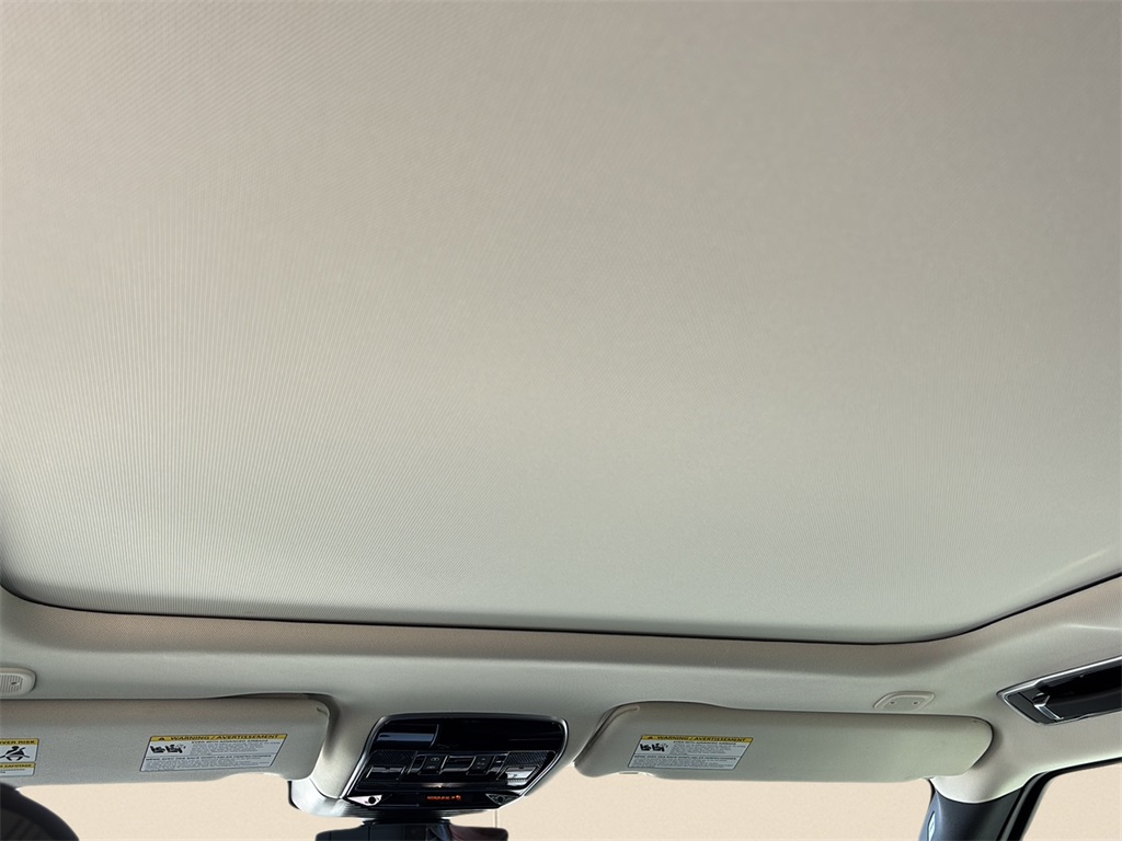 2025 Land Rover Range Rover SE photo 18