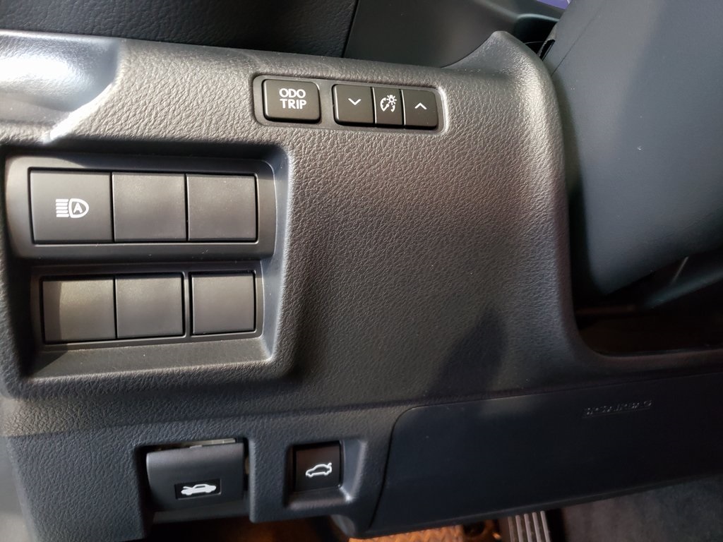 2025 Lexus IS 300 photo 13