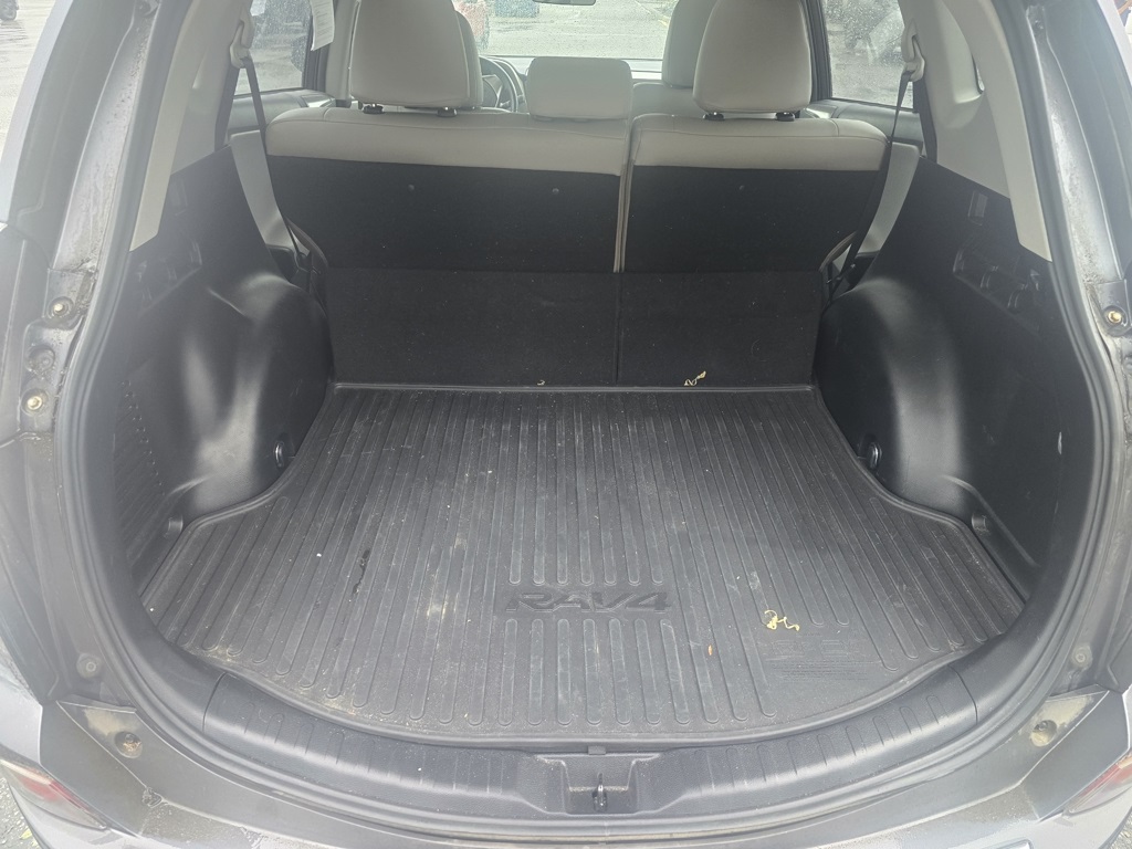 2018 Toyota RAV4 XLE photo 9