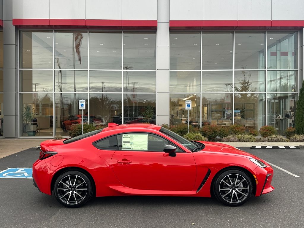 2025 Toyota GR86 photo 2