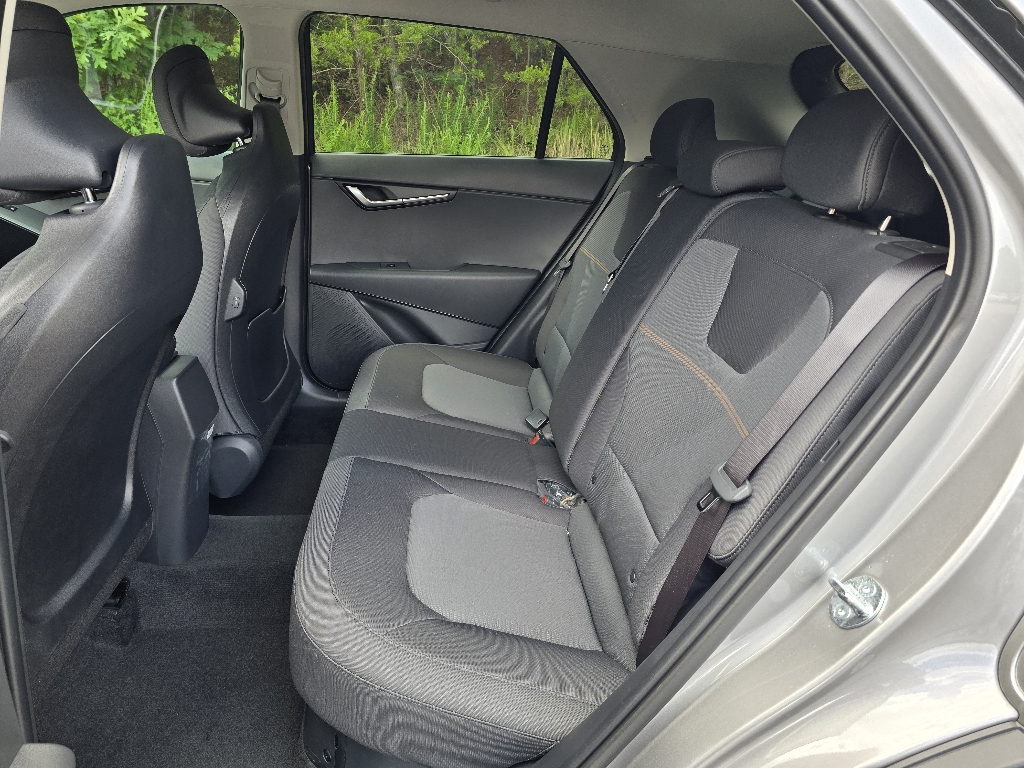 2025 Kia Niro LX photo 4