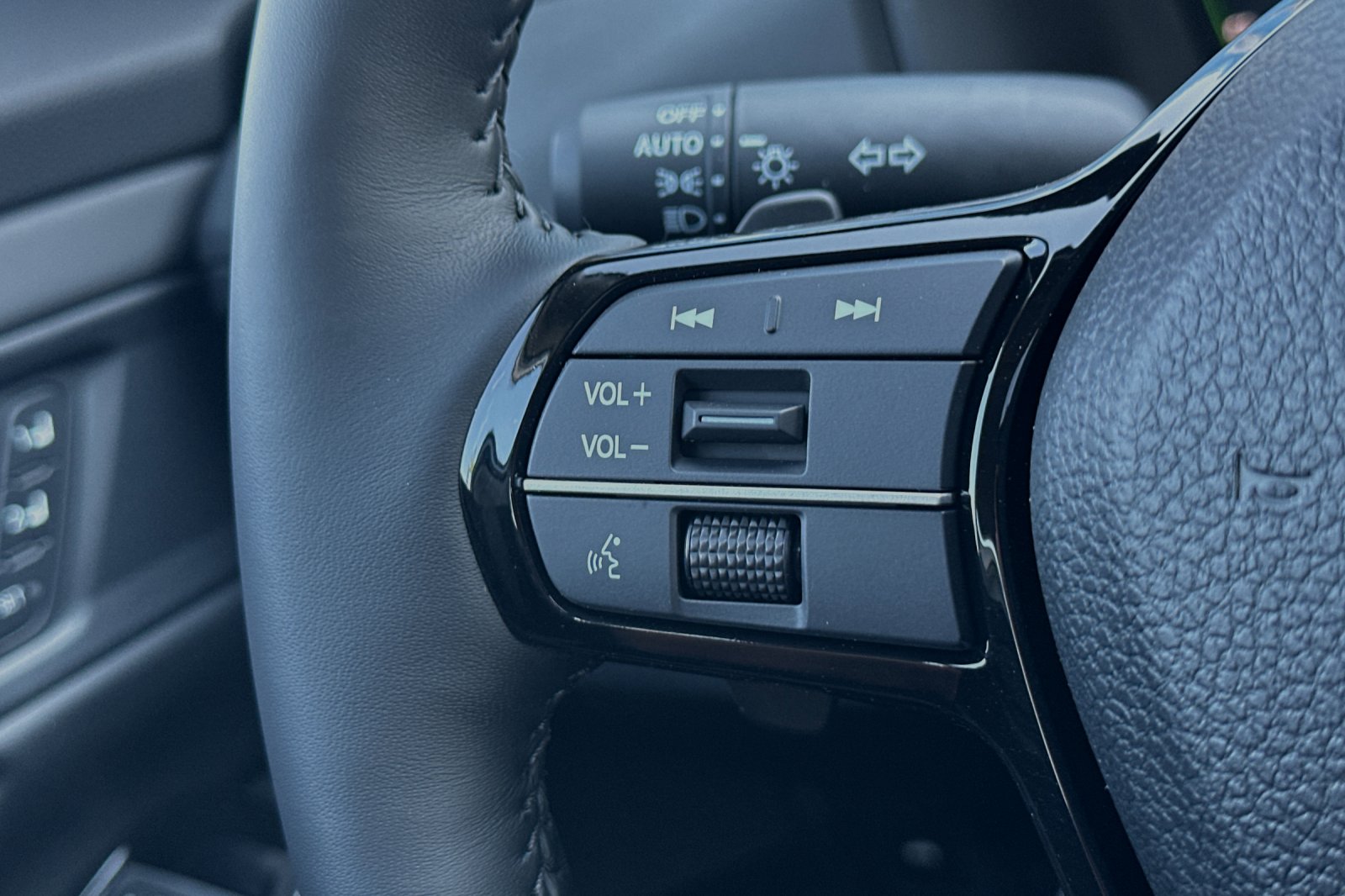2025 Honda Accord Hybrid Touring photo 25