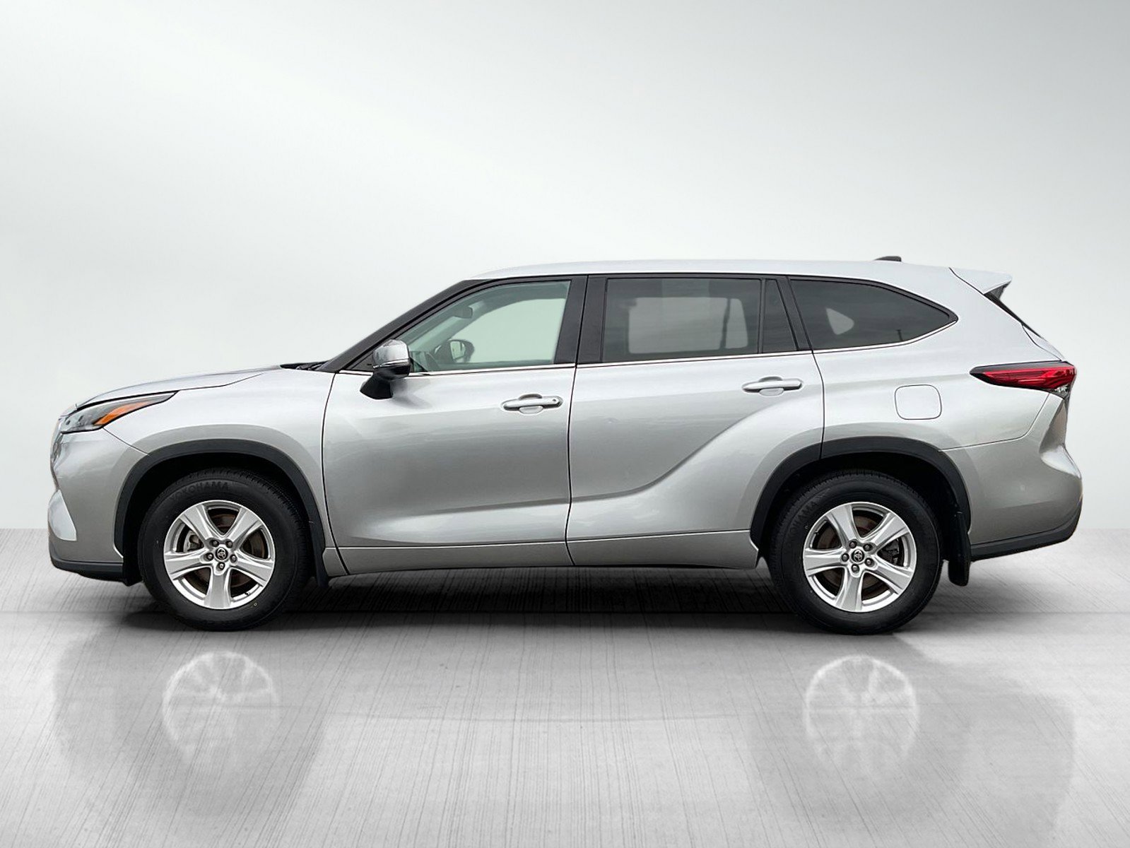 Used 2021 Toyota Highlander LE with VIN 5TDBZRBH1MS545861 for sale in Brainerd, Minnesota