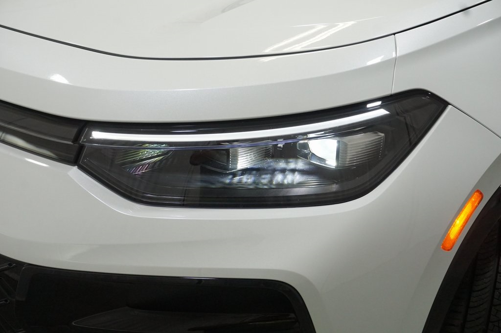 2025 Volkswagen Tiguan SE R-Line Black photo 28