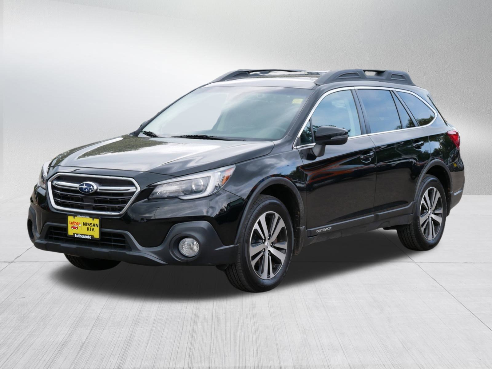 2019 Subaru Outback Limited photo 3