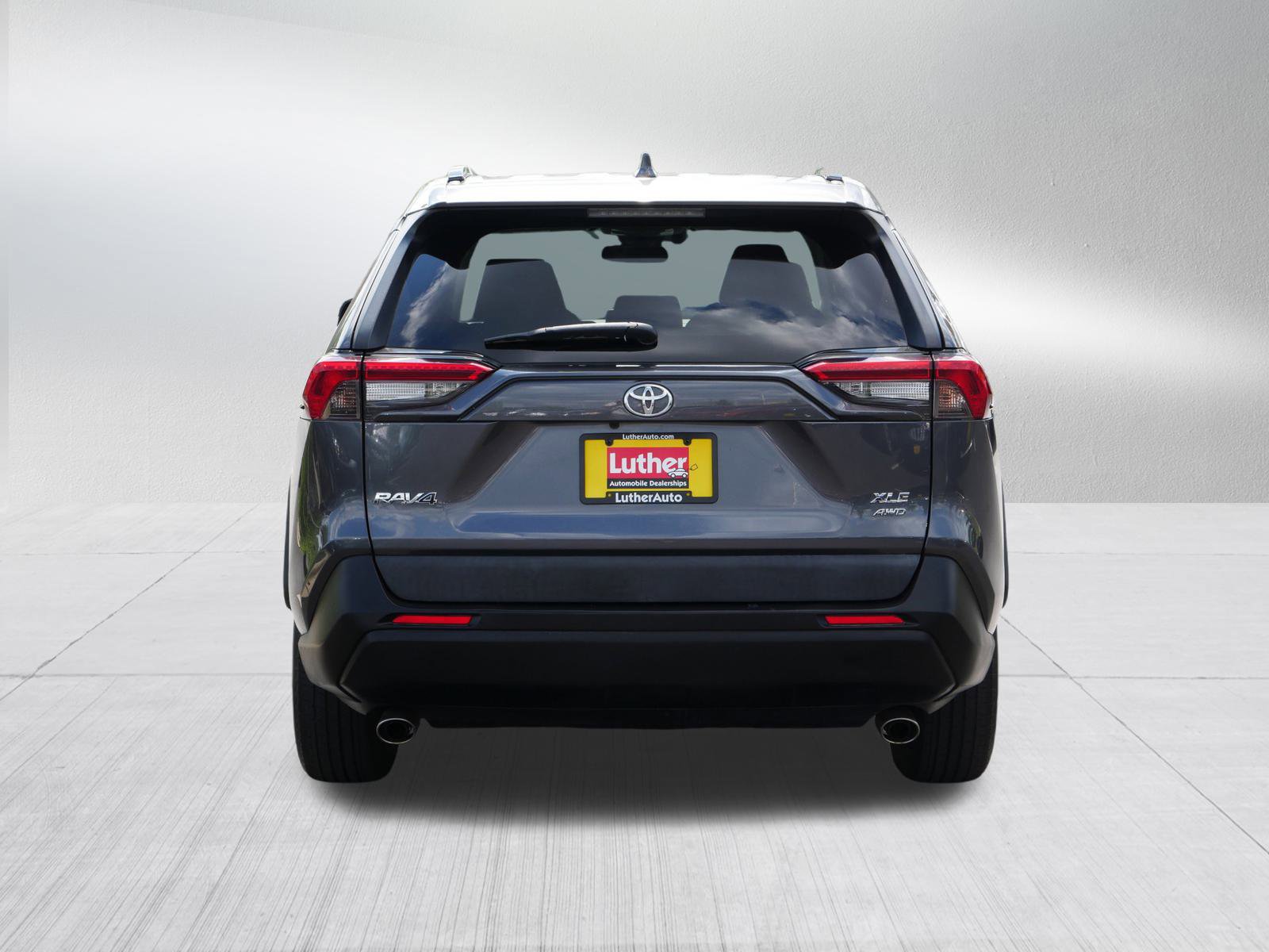 2019 Toyota RAV4 XLE photo 3