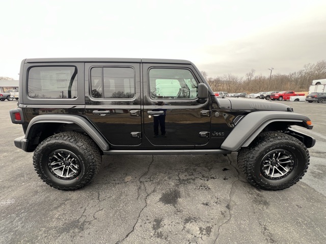 2025 Jeep Wrangler Willys photo 2